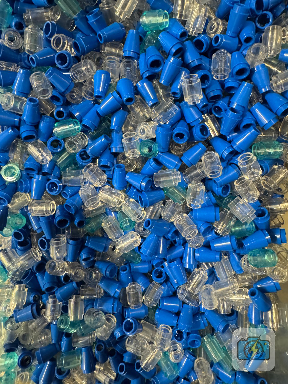 LEGO, Bulk Loose Parts, Round Brick 1x1 Hollow Stud #3062b (Blue, Trans-Clear, Trans-Light Blue Mix)
